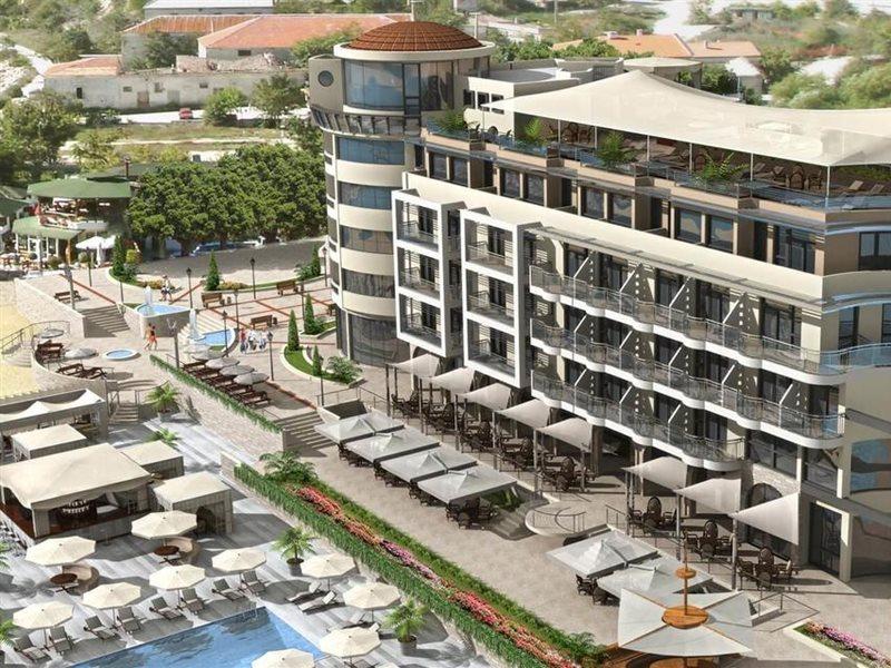 Royal Grand Hotel And Spa 卡瓦尔纳 外观 照片