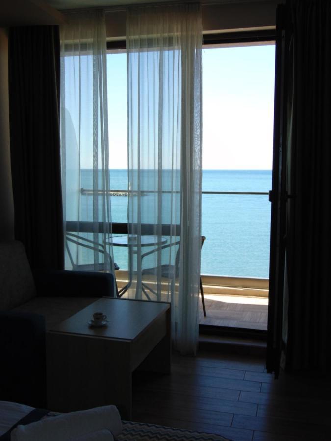 Royal Grand Hotel And Spa 卡瓦尔纳 外观 照片