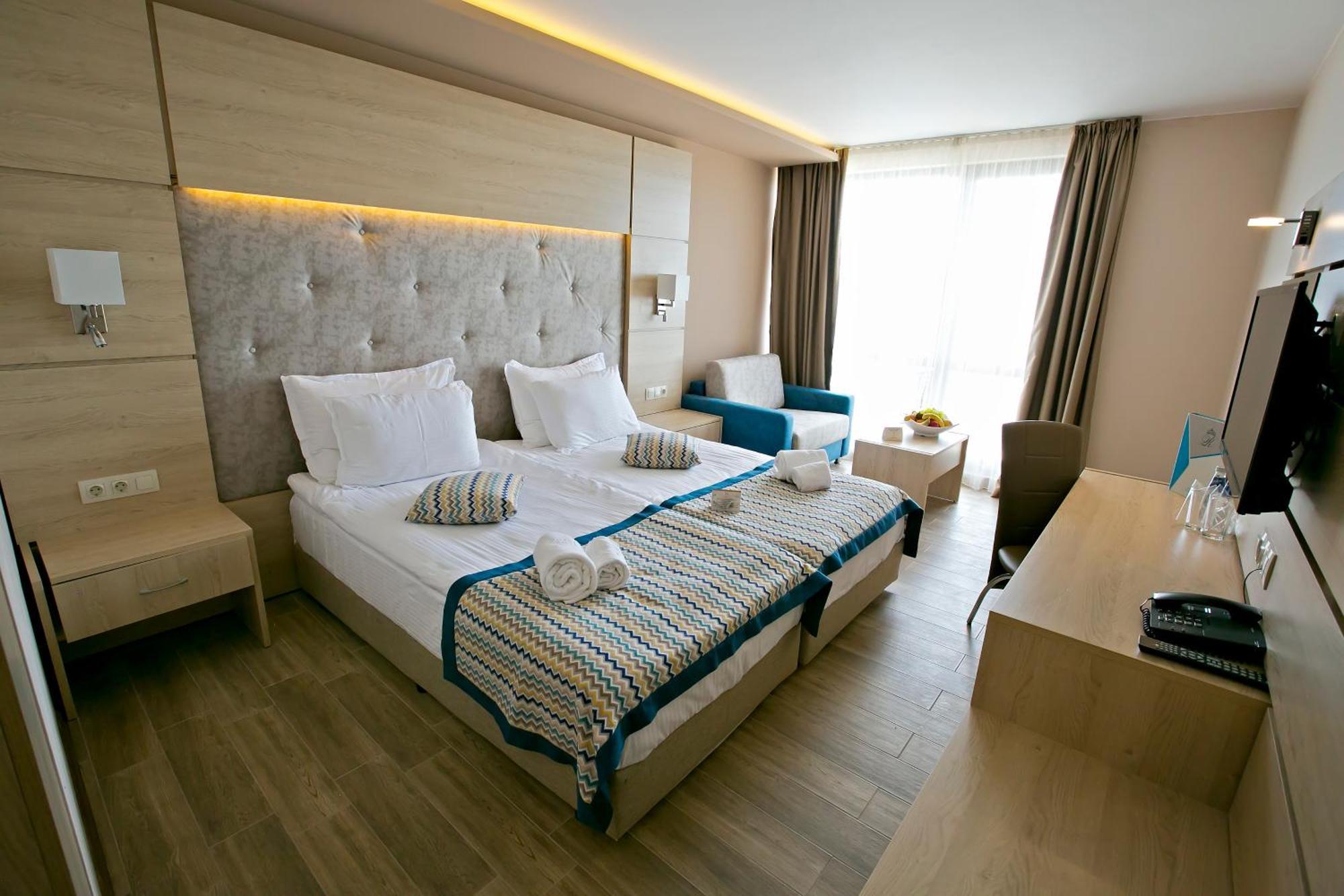 Royal Grand Hotel And Spa 卡瓦尔纳 外观 照片