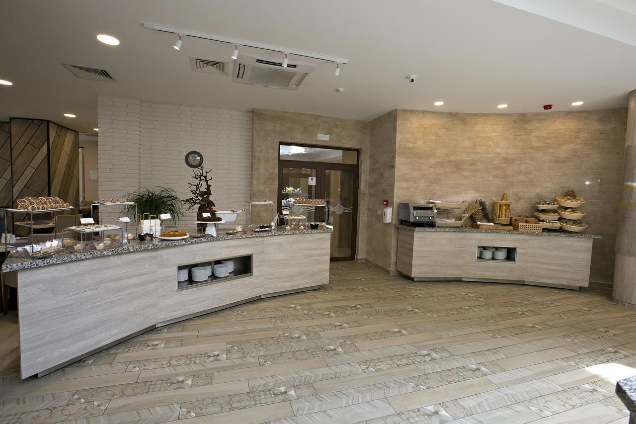 Royal Grand Hotel And Spa 卡瓦尔纳 外观 照片