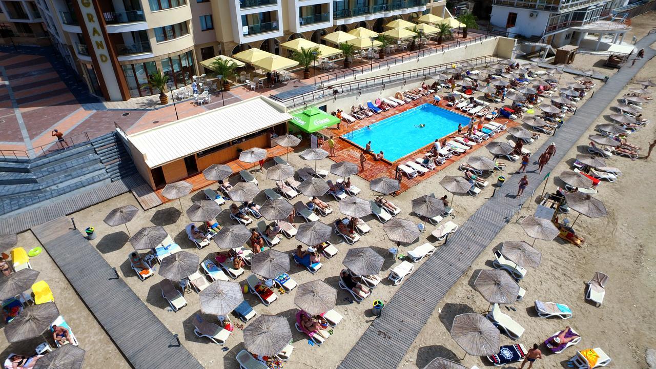 Royal Grand Hotel And Spa 卡瓦尔纳 外观 照片