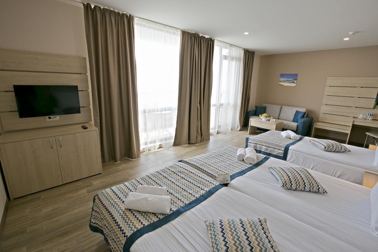Royal Grand Hotel And Spa 卡瓦尔纳 外观 照片